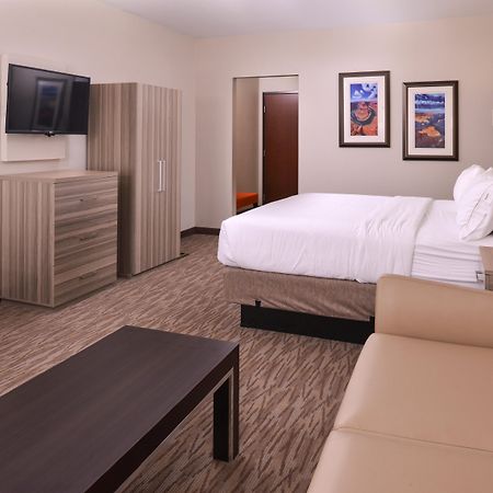 Holiday Inn Express & Suites Williams By Ihg Exterior foto