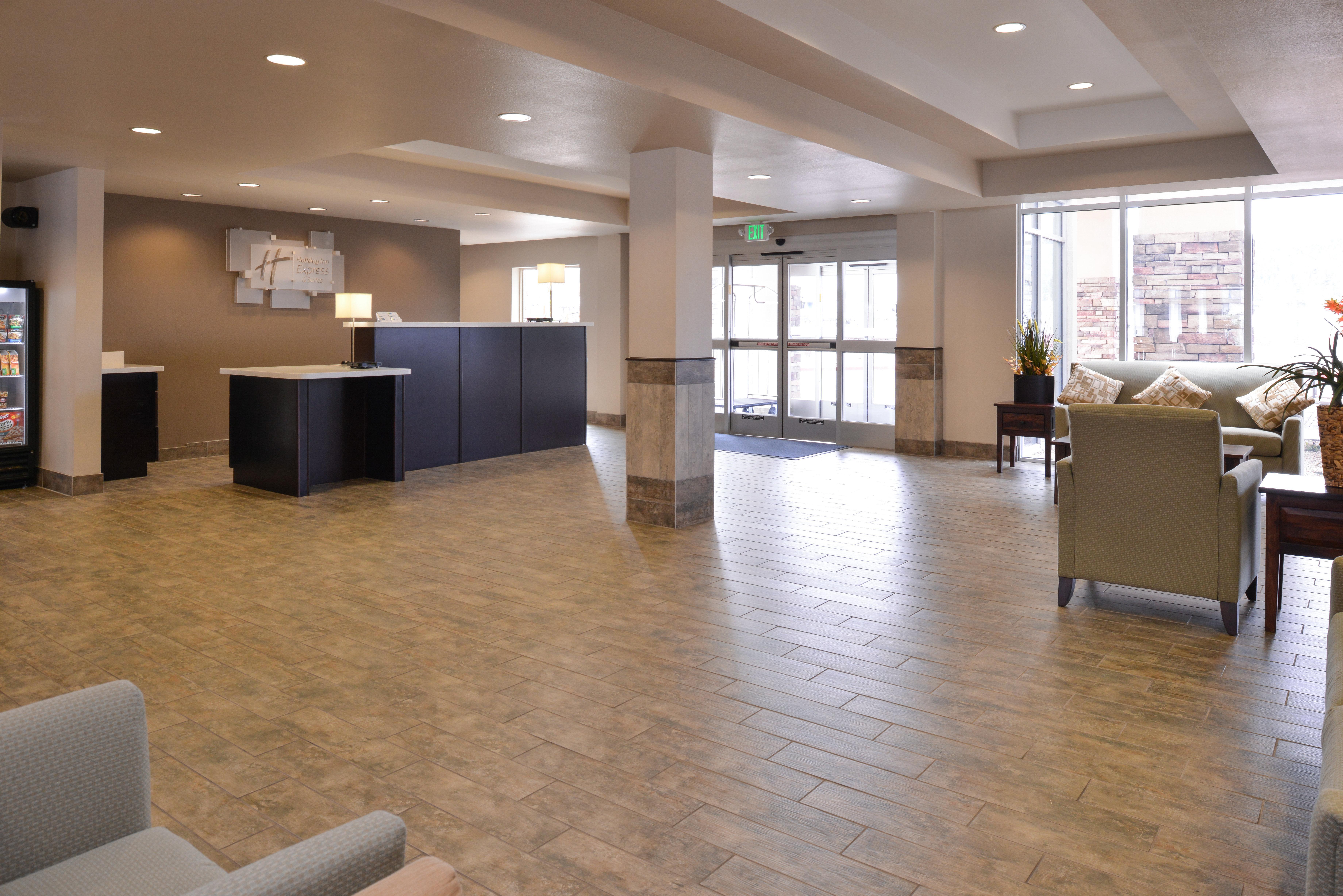 Holiday Inn Express & Suites Williams By Ihg Exterior foto