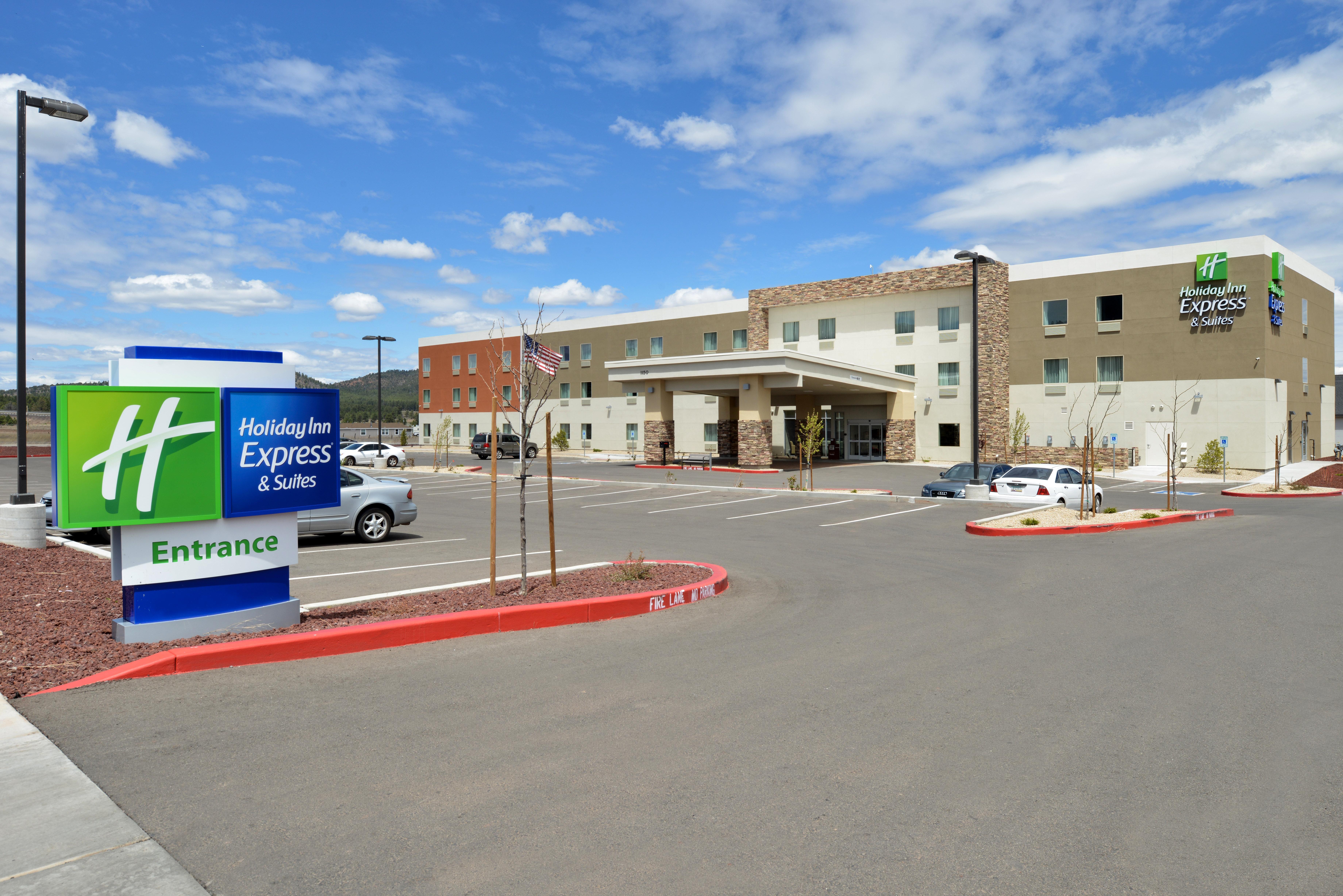 Holiday Inn Express & Suites Williams By Ihg Exterior foto
