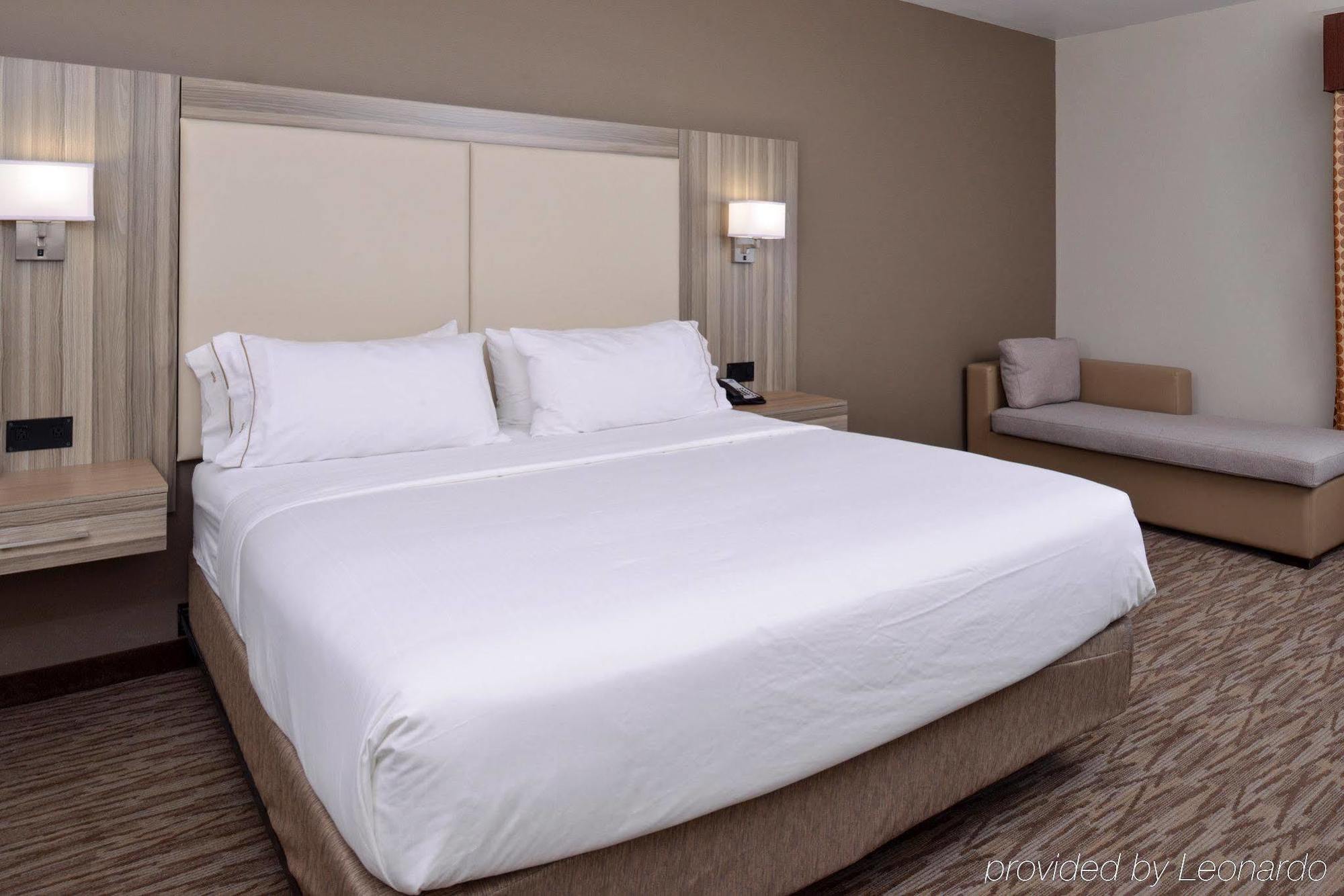 Holiday Inn Express & Suites Williams By Ihg Exterior foto